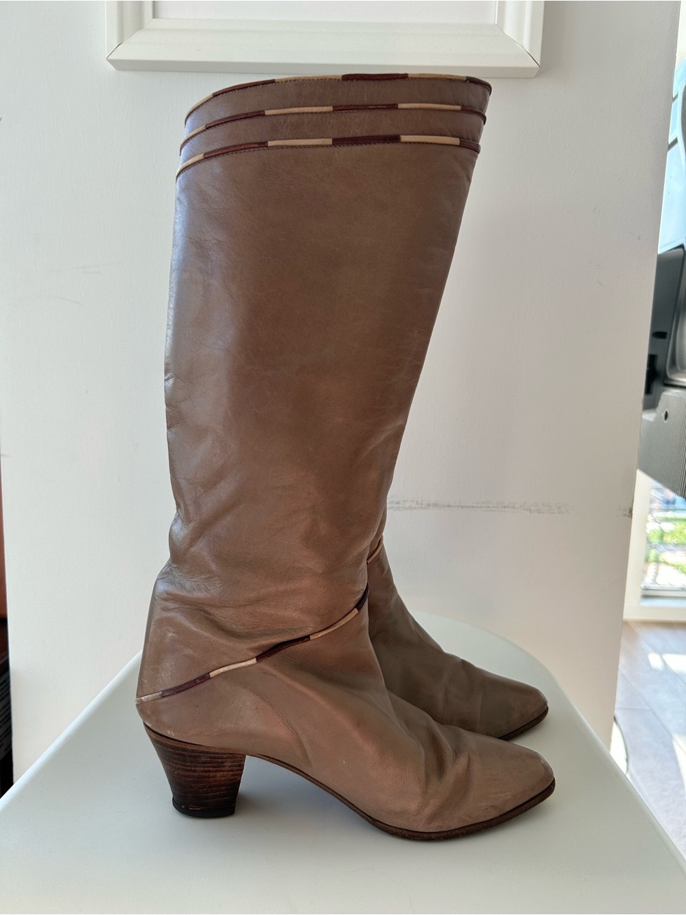 Women's Knee-High Leather Boots in Taupe